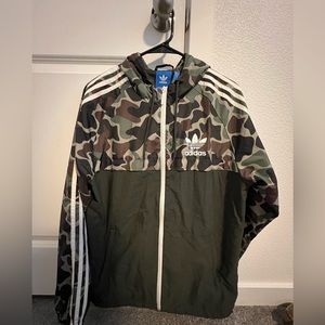Men’s Adidas camo windbreaker. Size Medium.